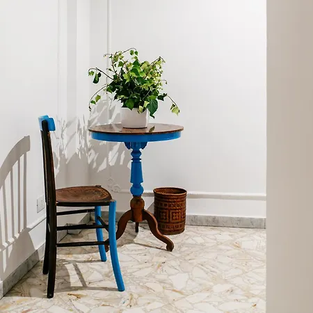 Casa Levante - *